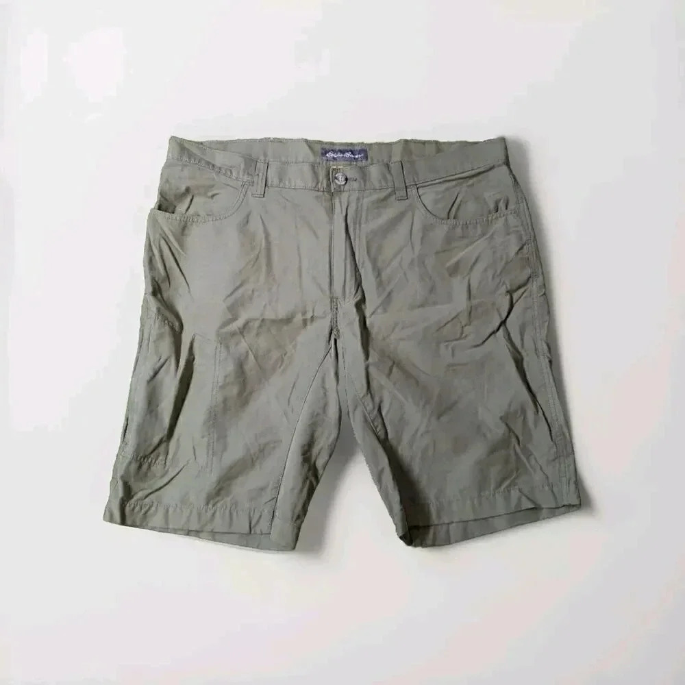 Eddie Bauer Shorts Mens Size 38 Green Pockets Outdoors 100% Cotton